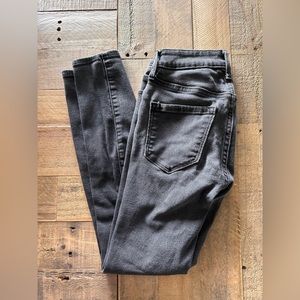 Women’s Black Old Navy Skinny Jean